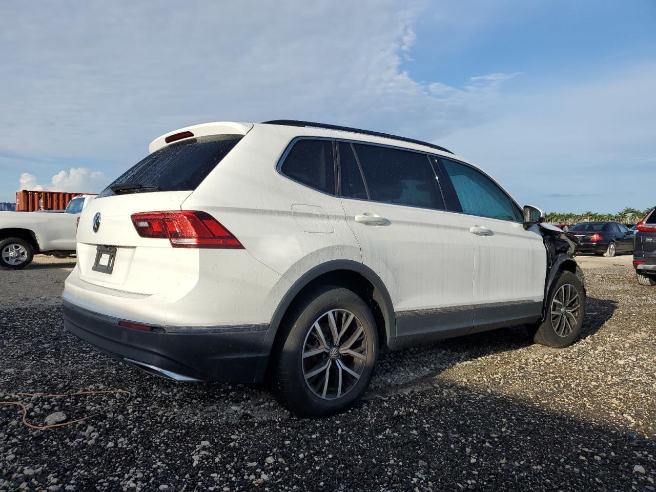 2021 Volkswagen Tiguan Se - Фото 3