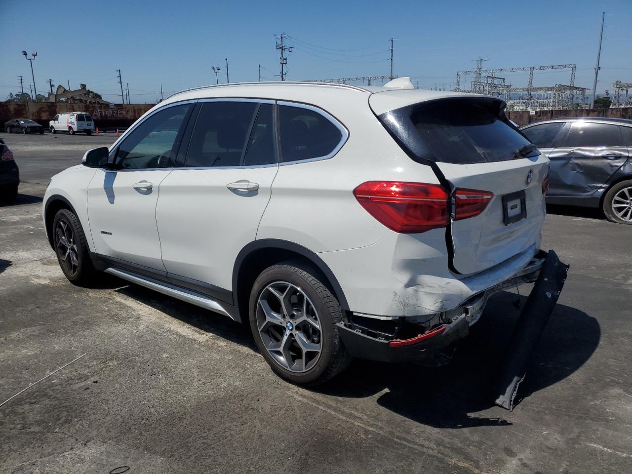 2017 BMW X1 Sdrive28I - Фото 2