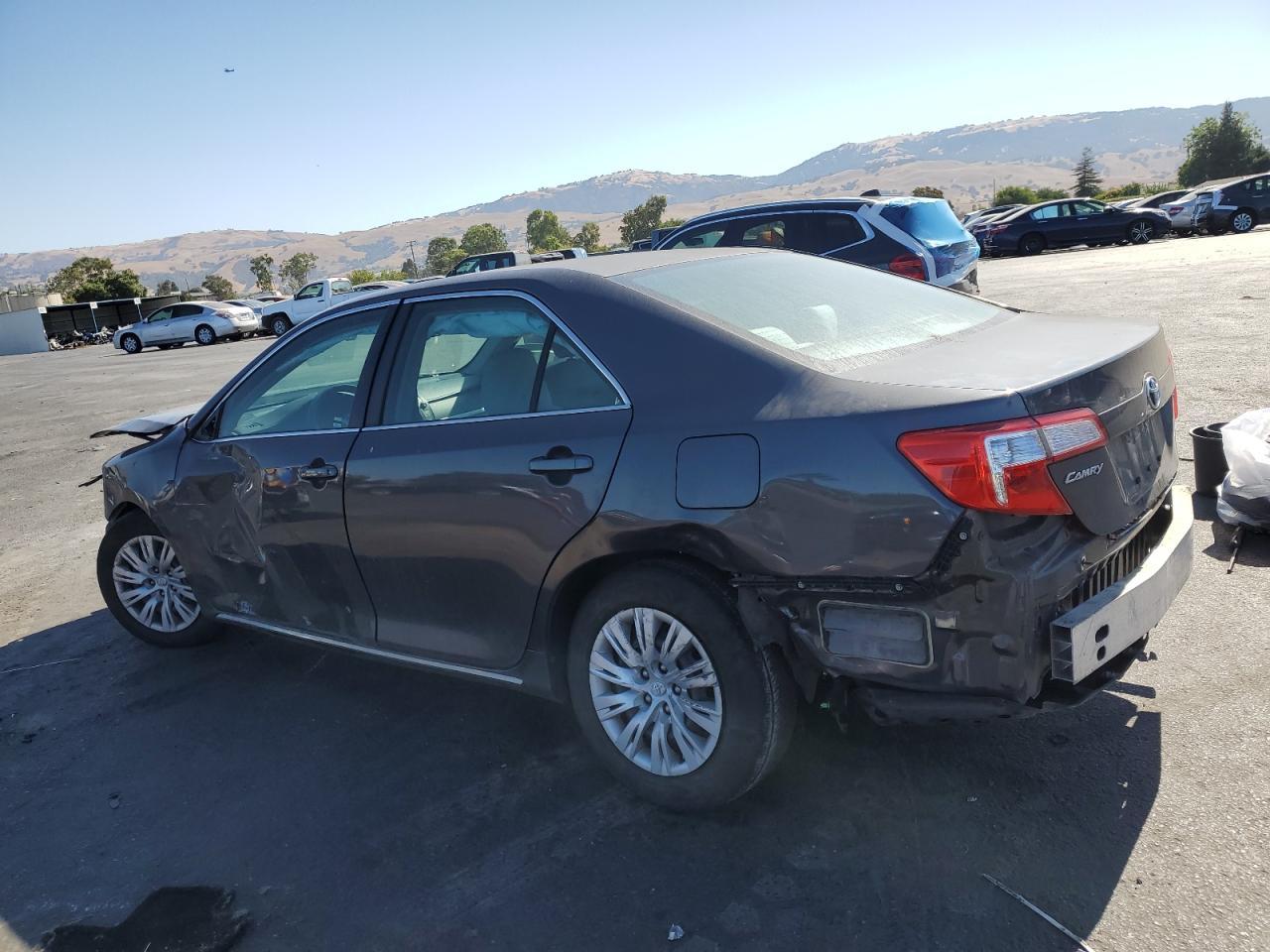 2012 Toyota Camry Base - Фото 2