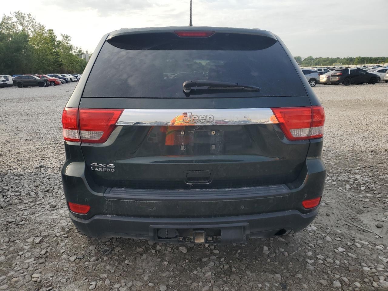 2011 Jeep Grand Cherokee Laredo - Image 6