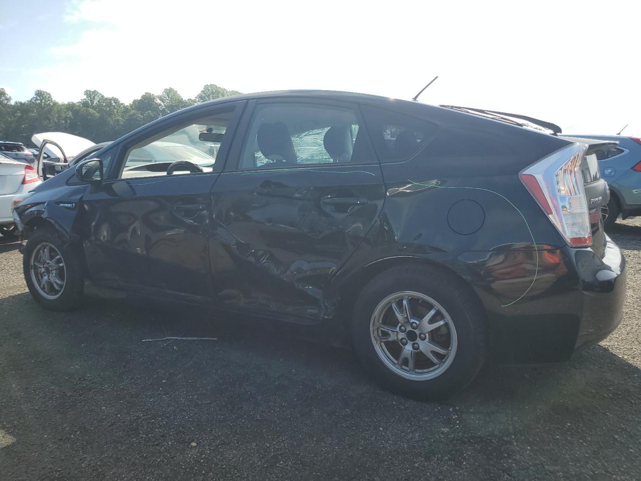 2010 Toyota Prius - Image 2