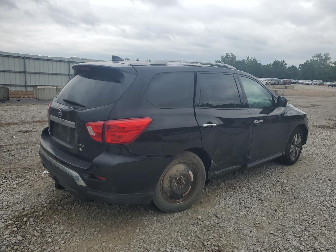 2019 Nissan Pathfinder S - Фото 3