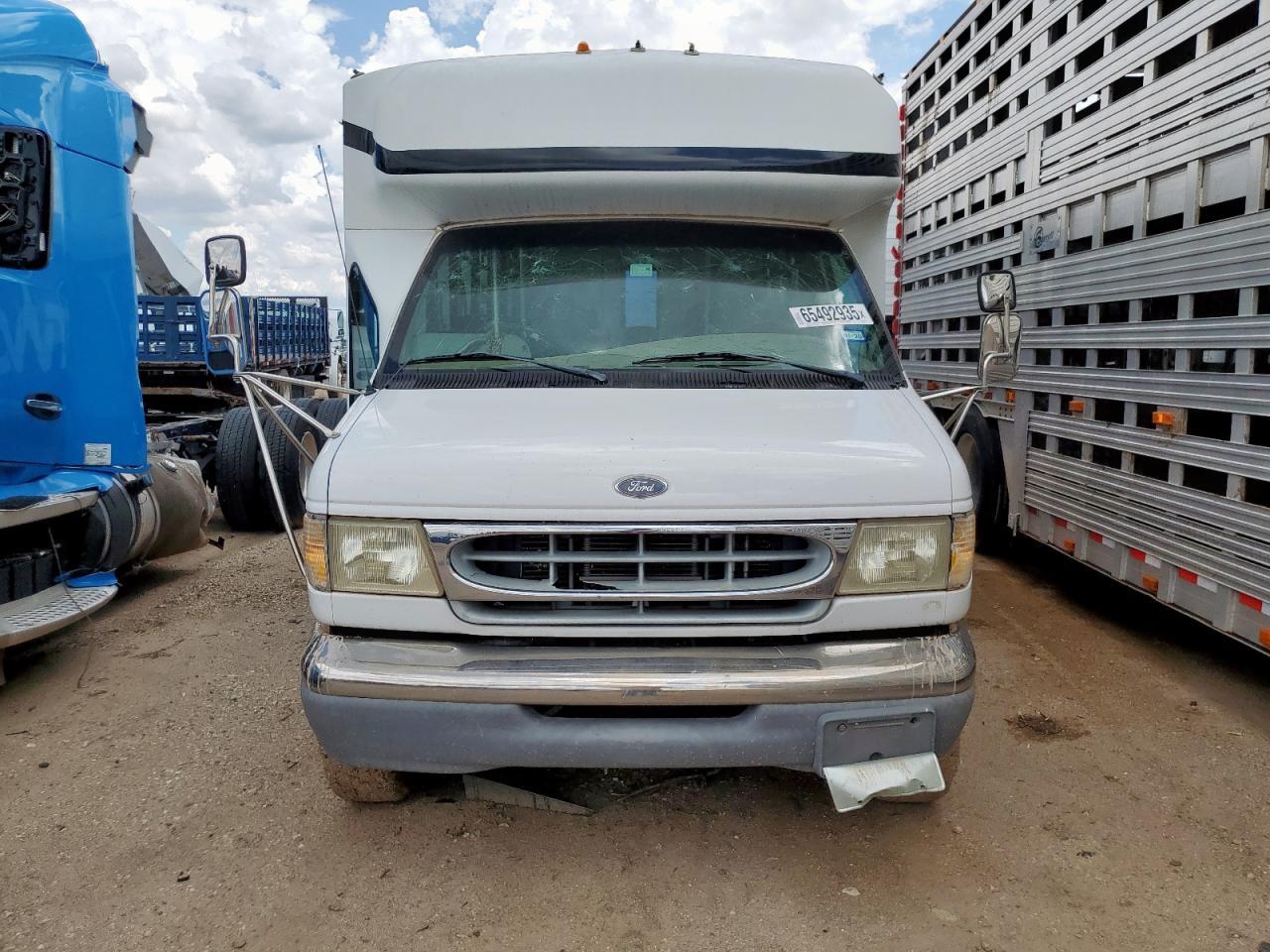 1998 Ford Econolin - Image 5