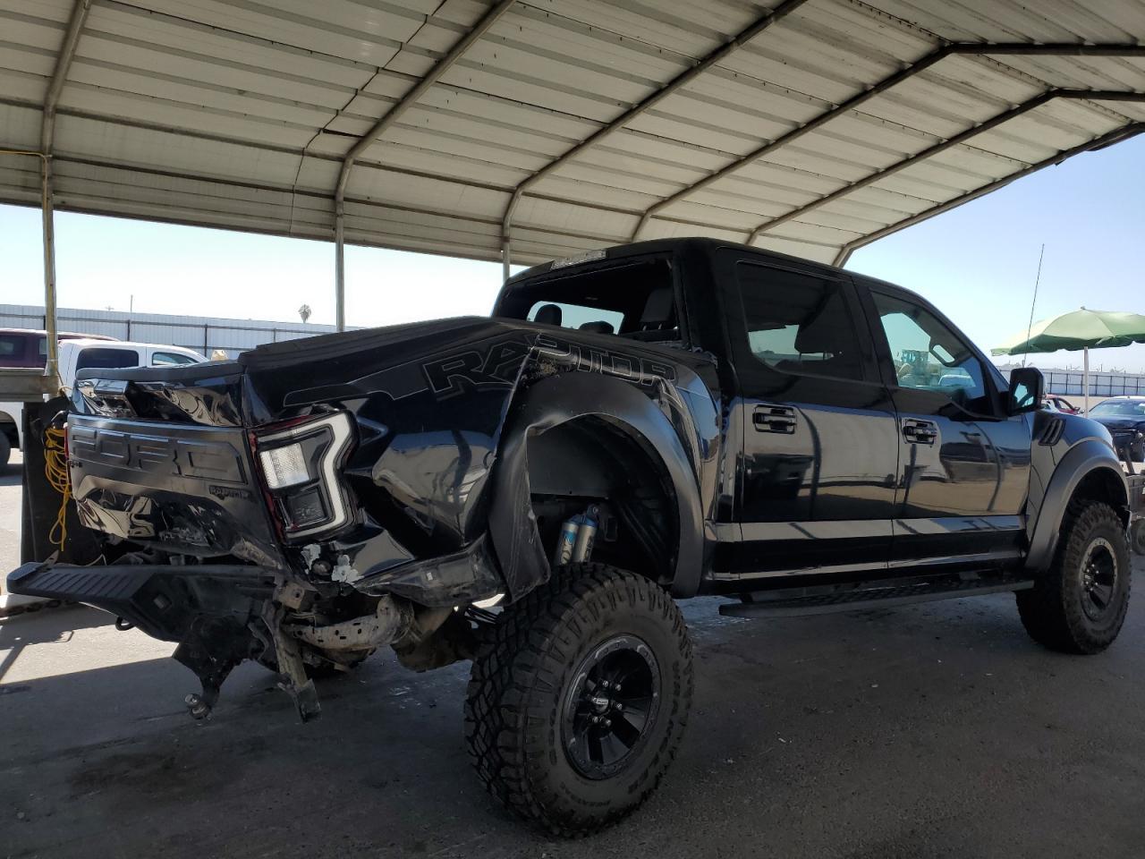2017 Ford F150 Raptor - Фото 3
