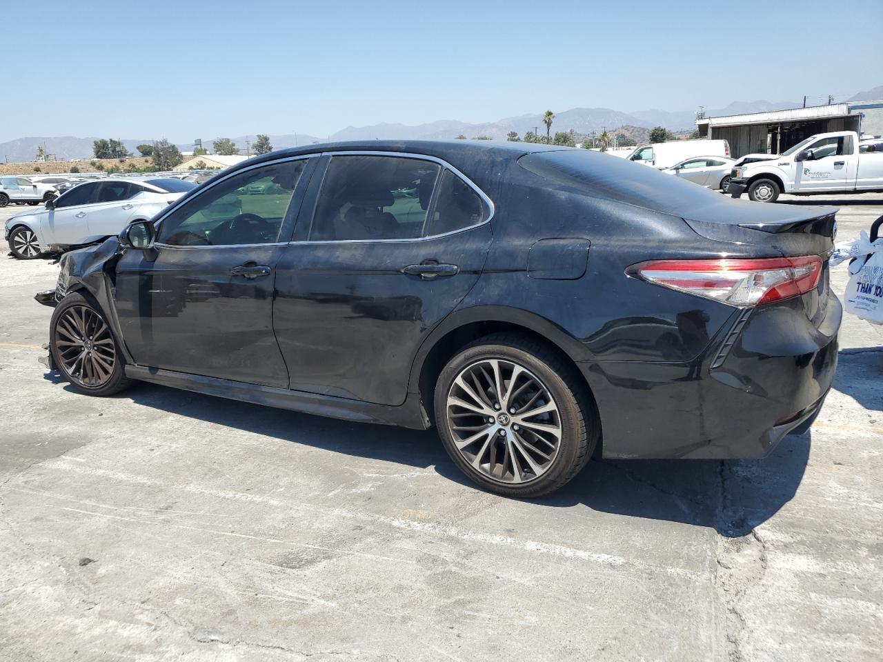 2018 Toyota Camry L - Image 2