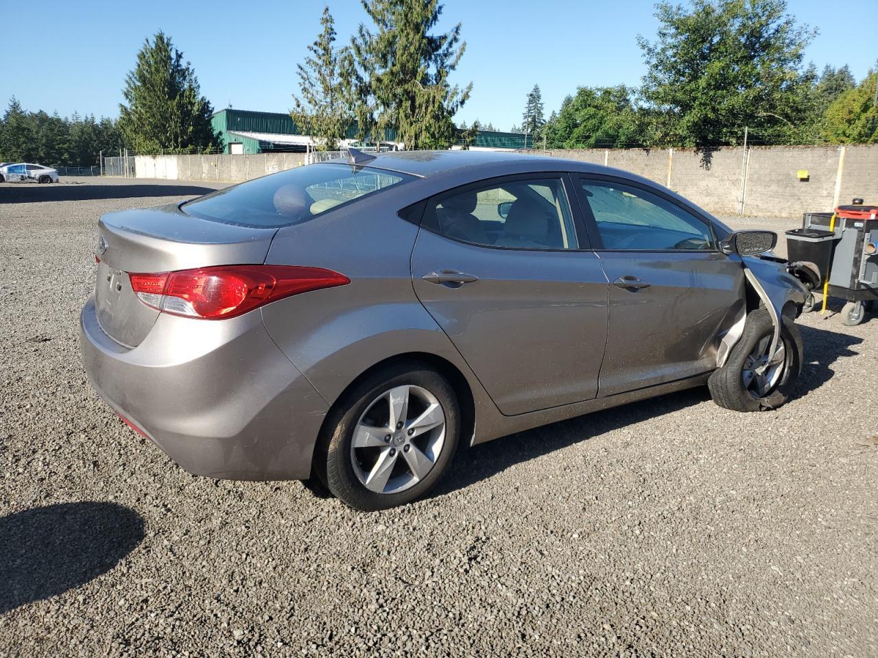 2013 Hyundai Elantra Gls - Image 3