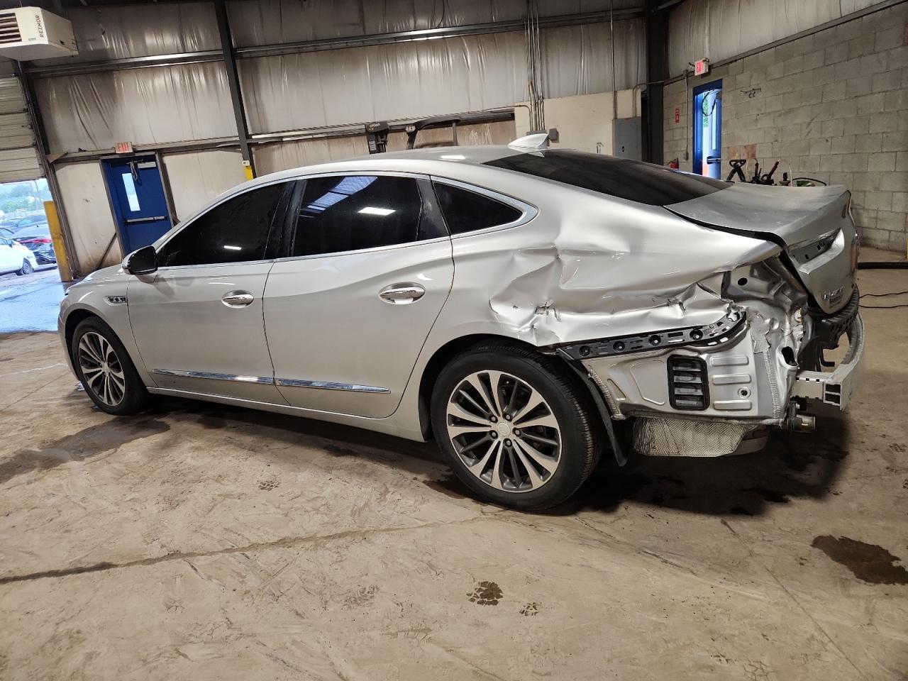 2017 Buick Lacrosse Essence - Фото 2