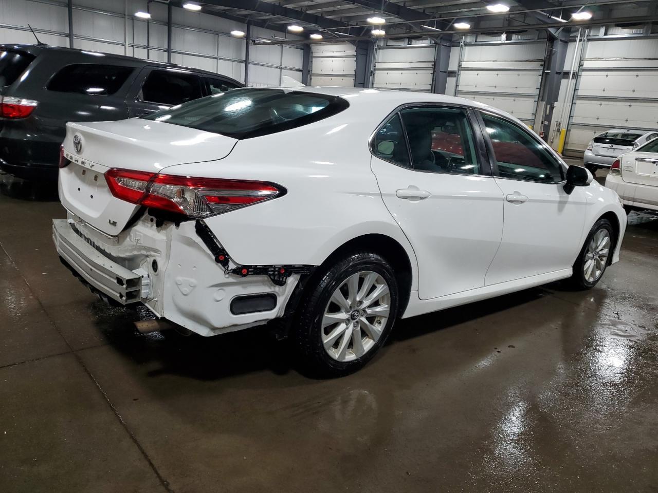 2019 Toyota Camry L - Фото 3