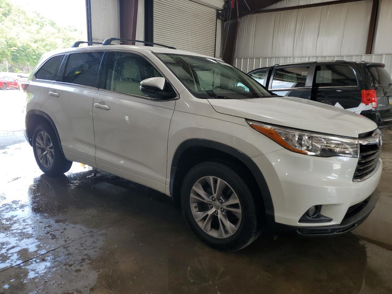 2015 Toyota Highlander Le - Фото 4