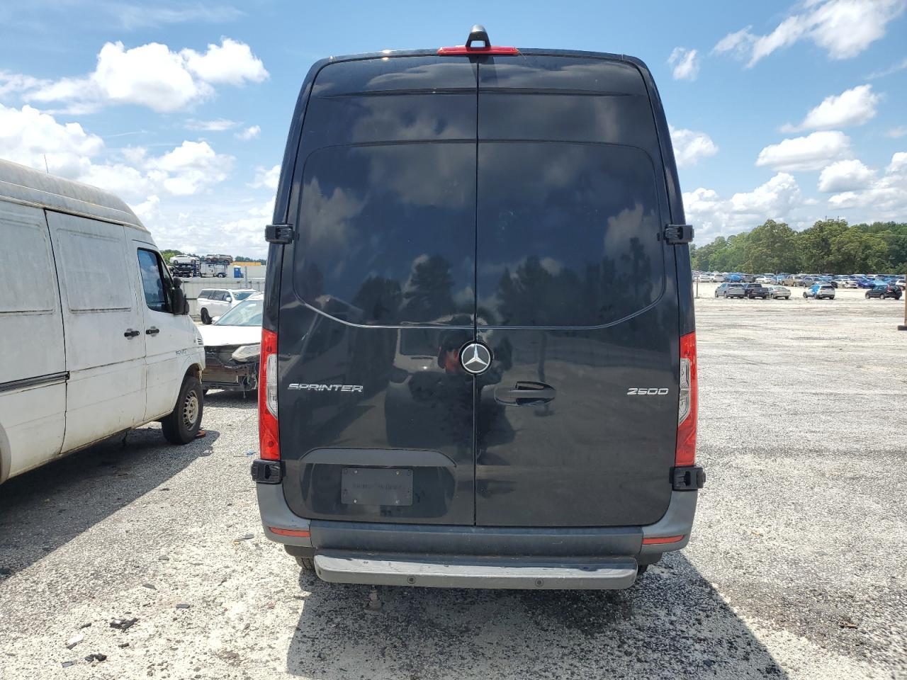 2022 Mercedes-Benz Sprinter 2500 - Image 6