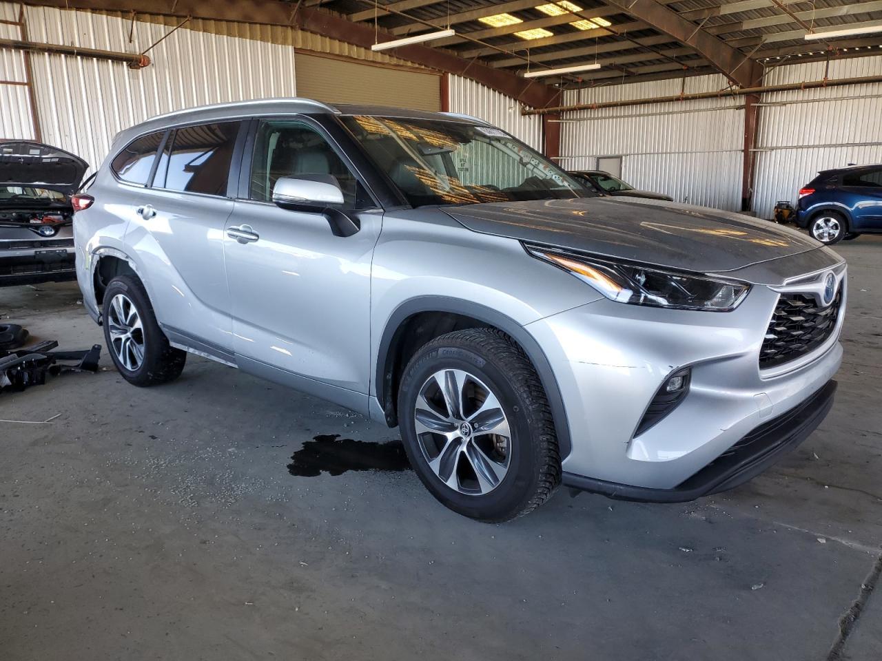 2023 Toyota Highlander Hybrid Xle - Image 4