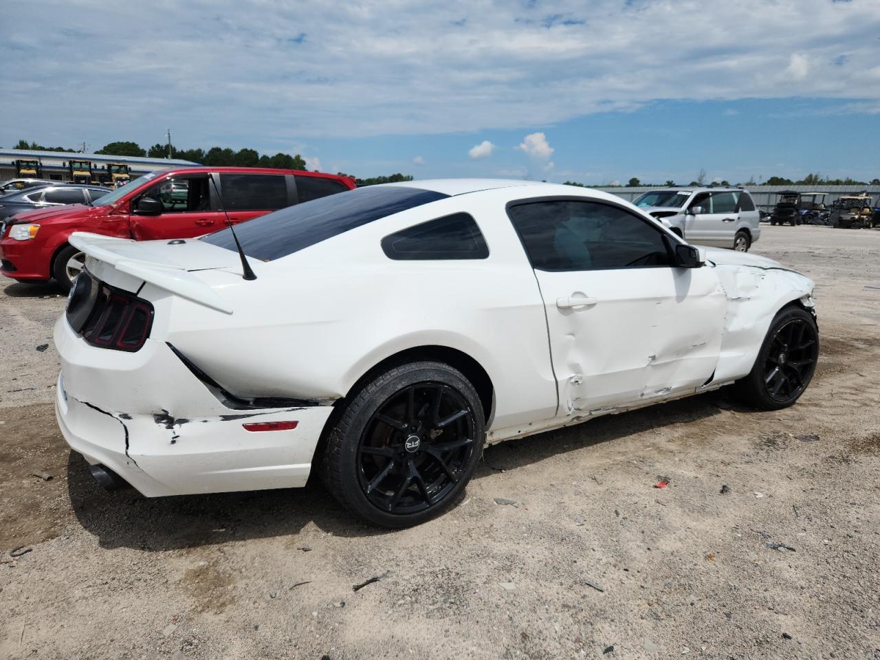 2013 Ford Mustang - Фото 3
