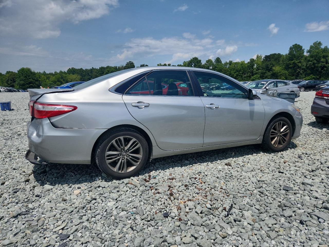 2016 Toyota Camry Le - Фото 3