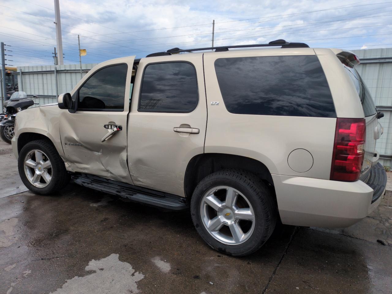 2007 Chevrolet Tahoe K1500 - Image 2