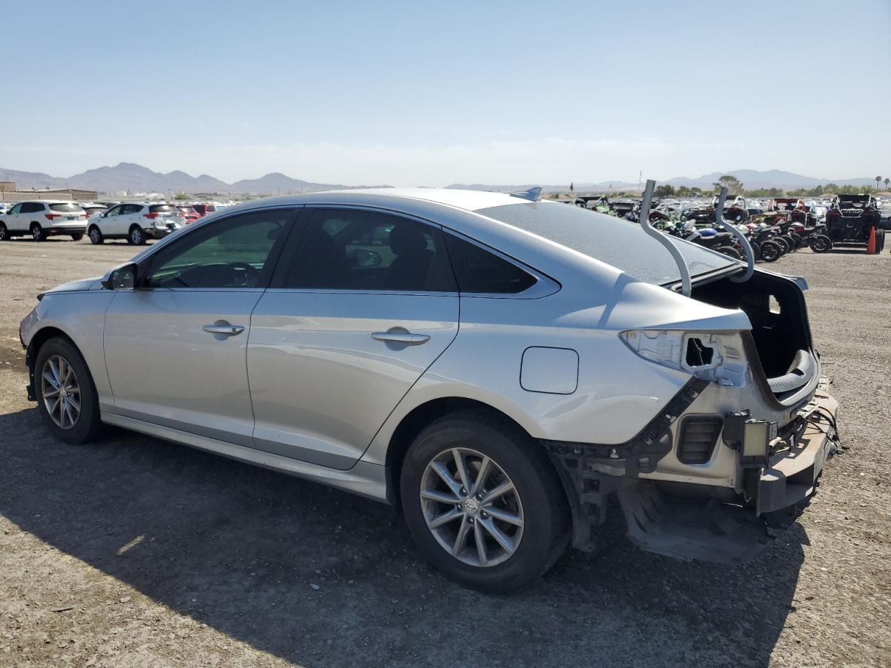 2018 Hyundai Sonata Se - Image 2