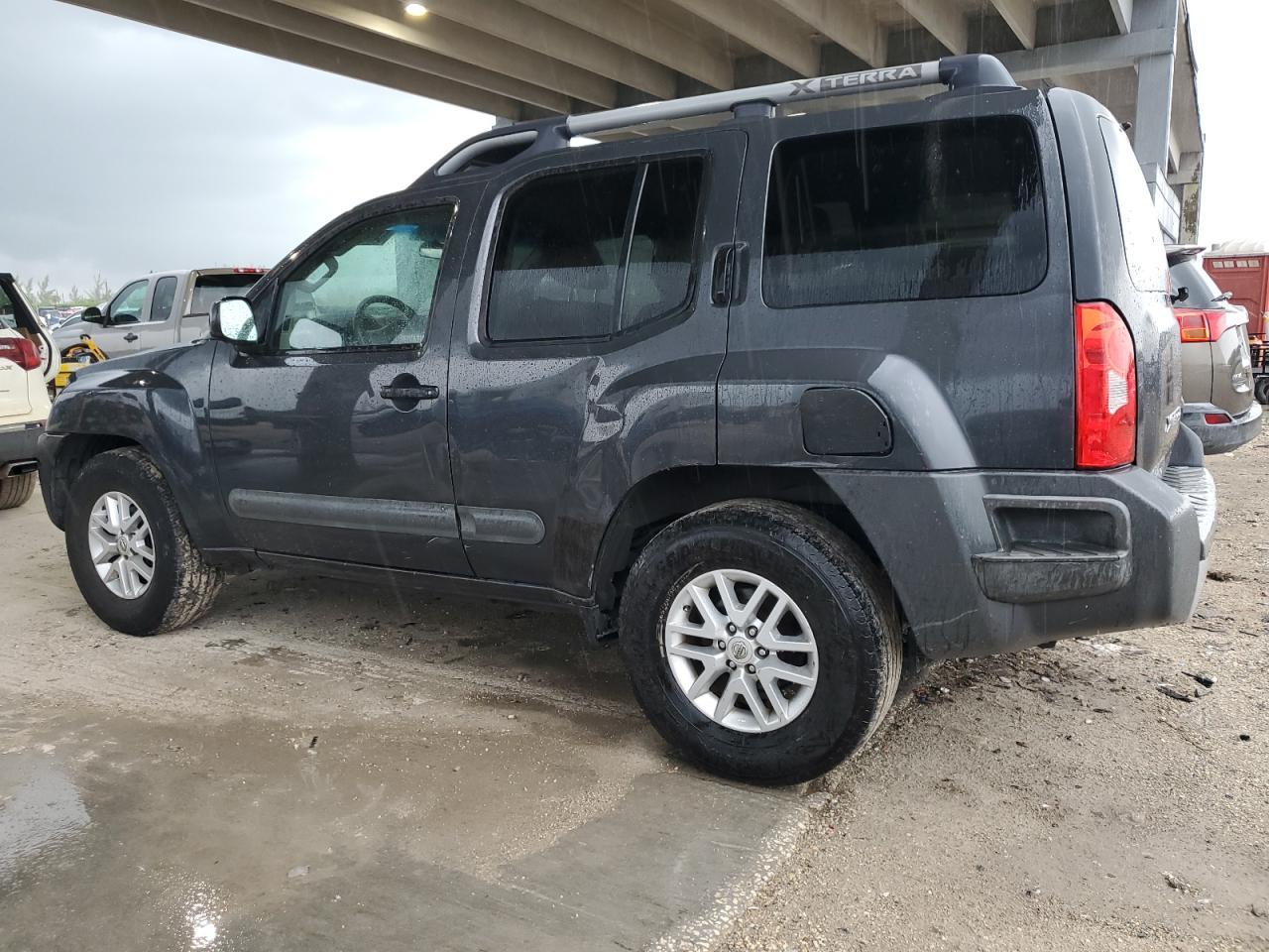 2014 Nissan Xterra X - Image 2