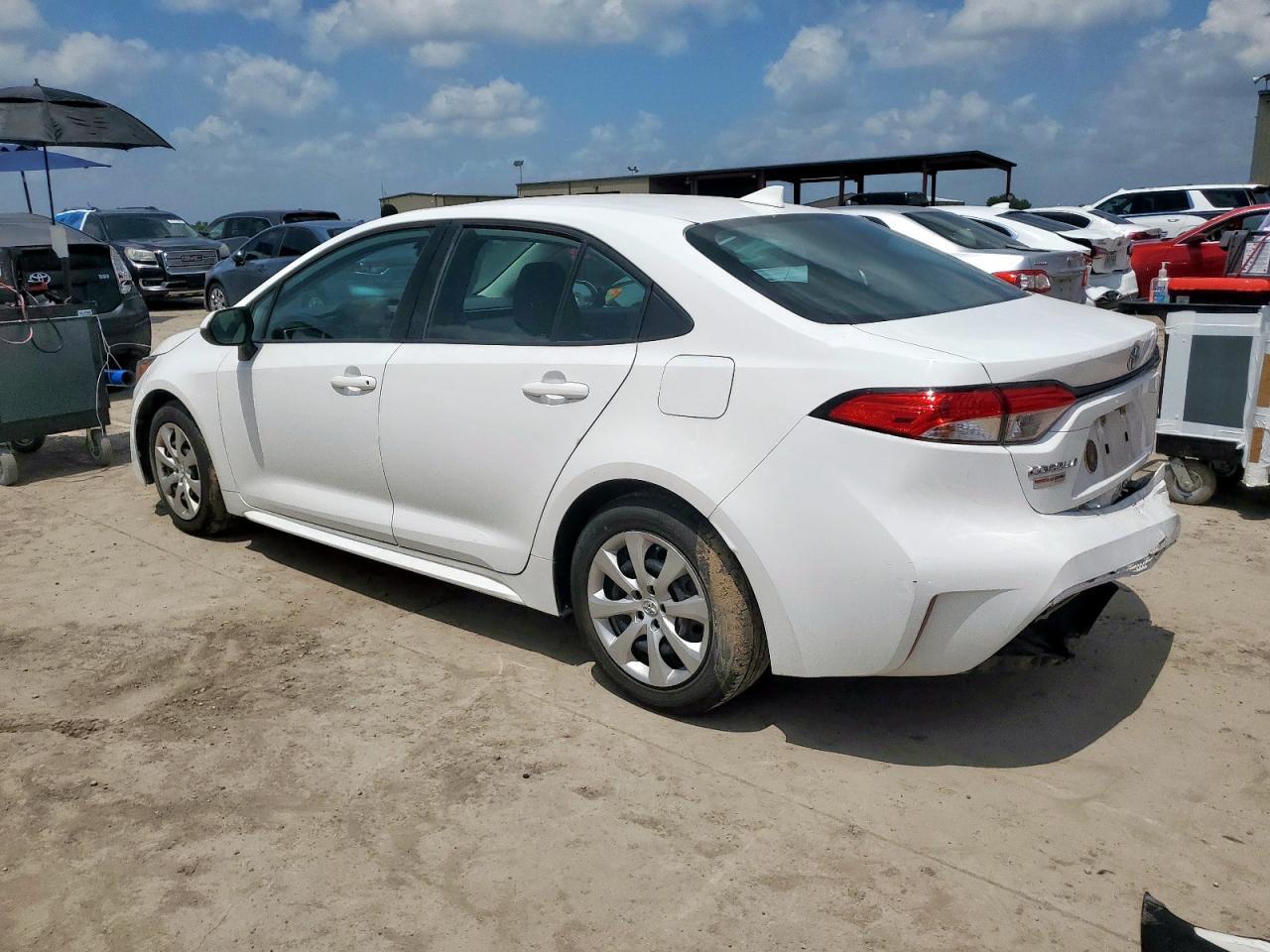 2021 Toyota Corolla Le - Фото 2