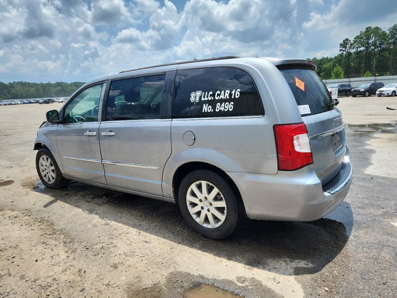 2015 Chrysler Town & Country Touring - Фото 2