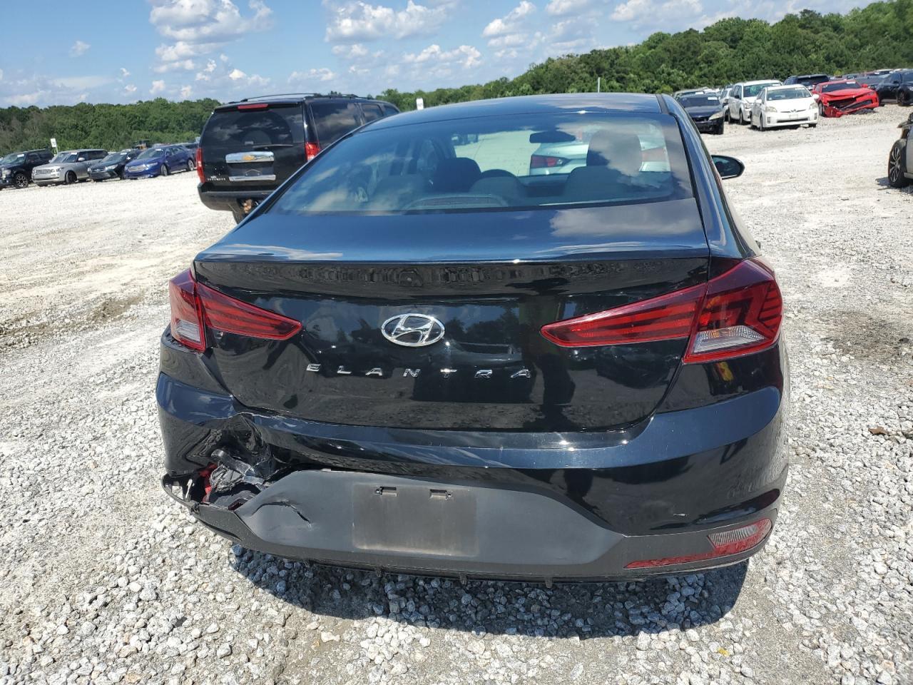 2019 Hyundai Elantra Se - Image 6