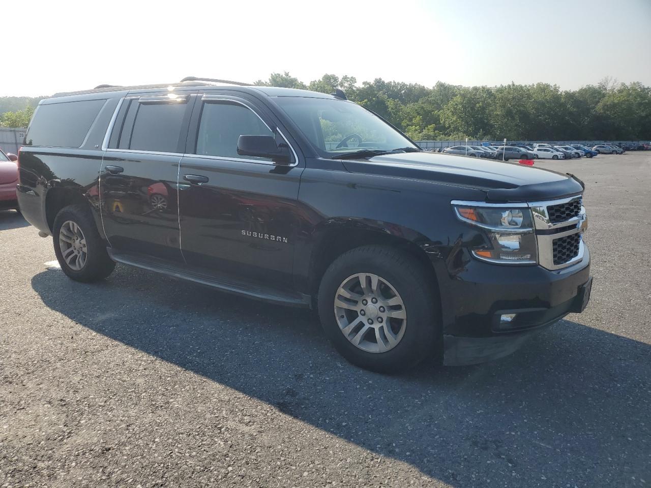 2019 Chevrolet Suburban K1500 Lt - Image 4