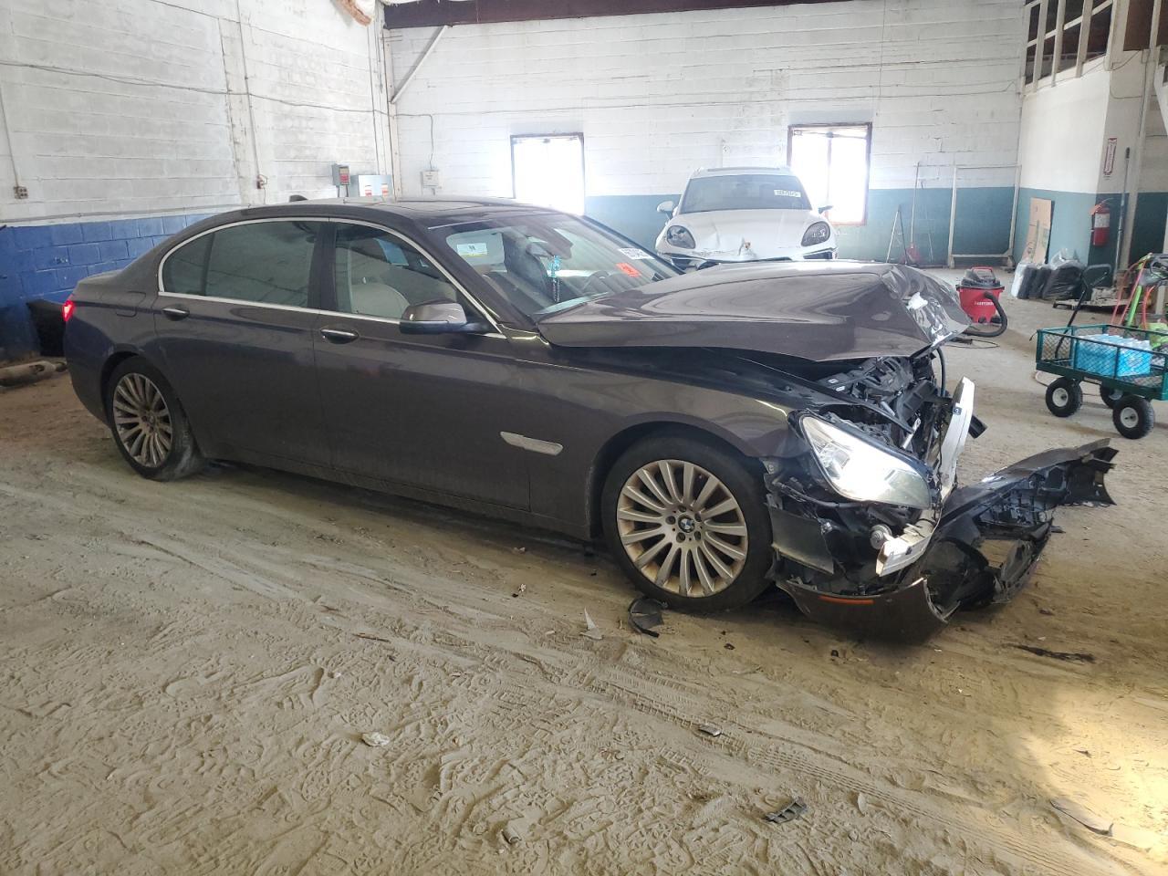 2014 BMW 740 Li - Фото 4
