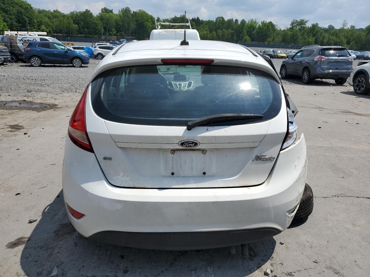 2013 Ford Fiesta Se - Image 6