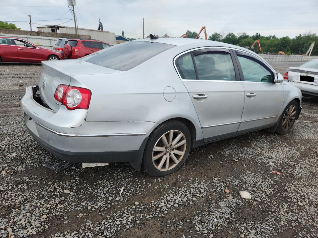 2010 Volkswagen Passat Komfort - Фото 3