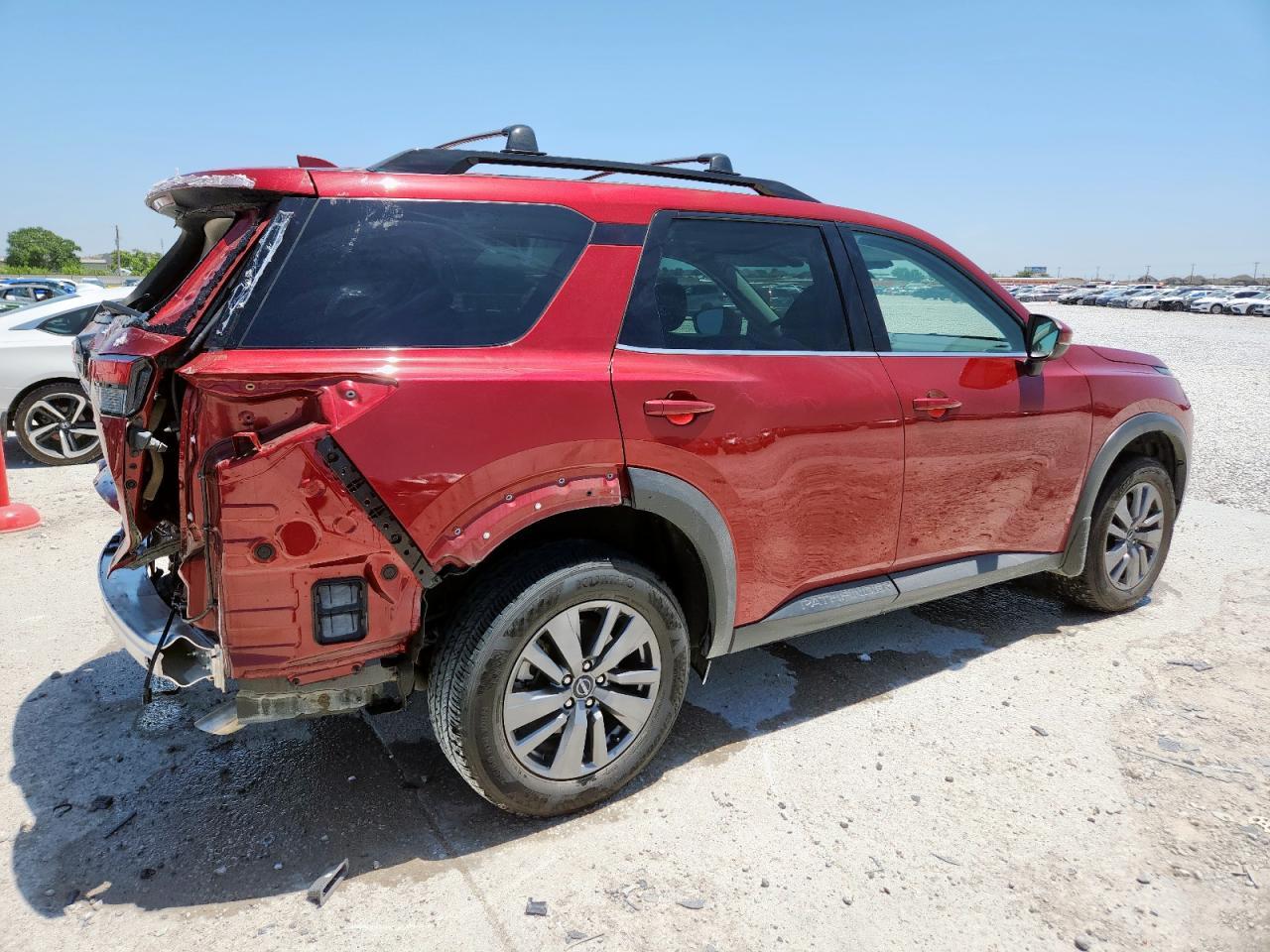 2024 Nissan Pathfinder Sv - Image 3