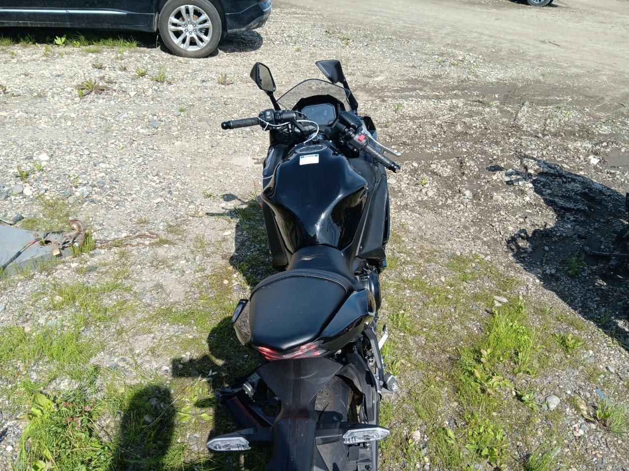 2025 Kawasaki Ex650 R - Фото 6