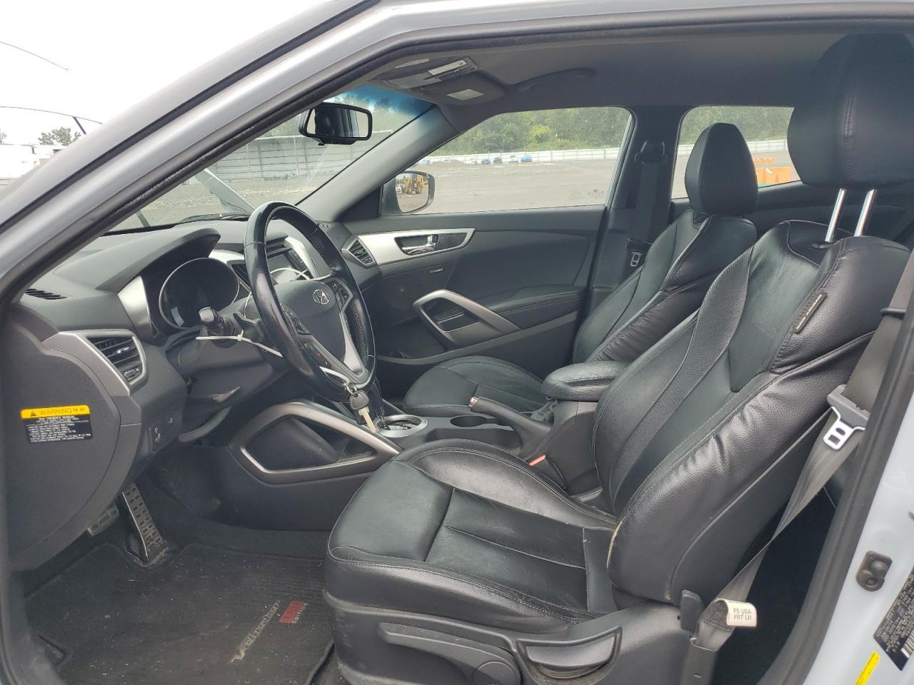 2015 Hyundai Veloster - Image 7