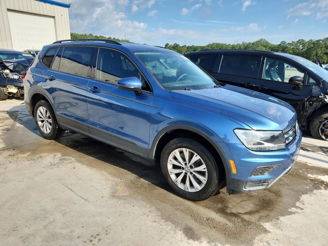 2018 Volkswagen Tiguan S - Фото 4