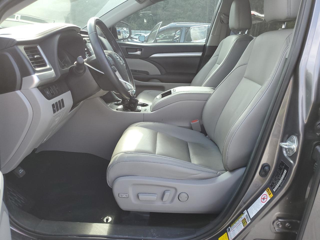 2019 Toyota Highlander Se - Фото 7