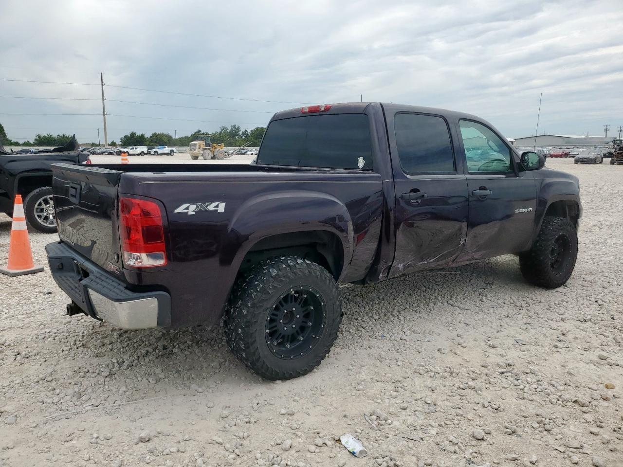 2008 GMC Sierra K1500 - Image 3
