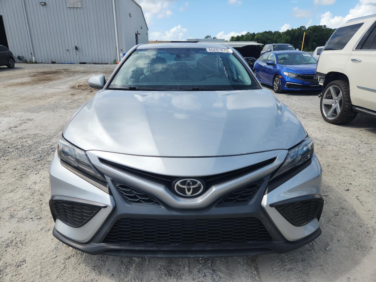 2021 Toyota Camry Se - Image 5