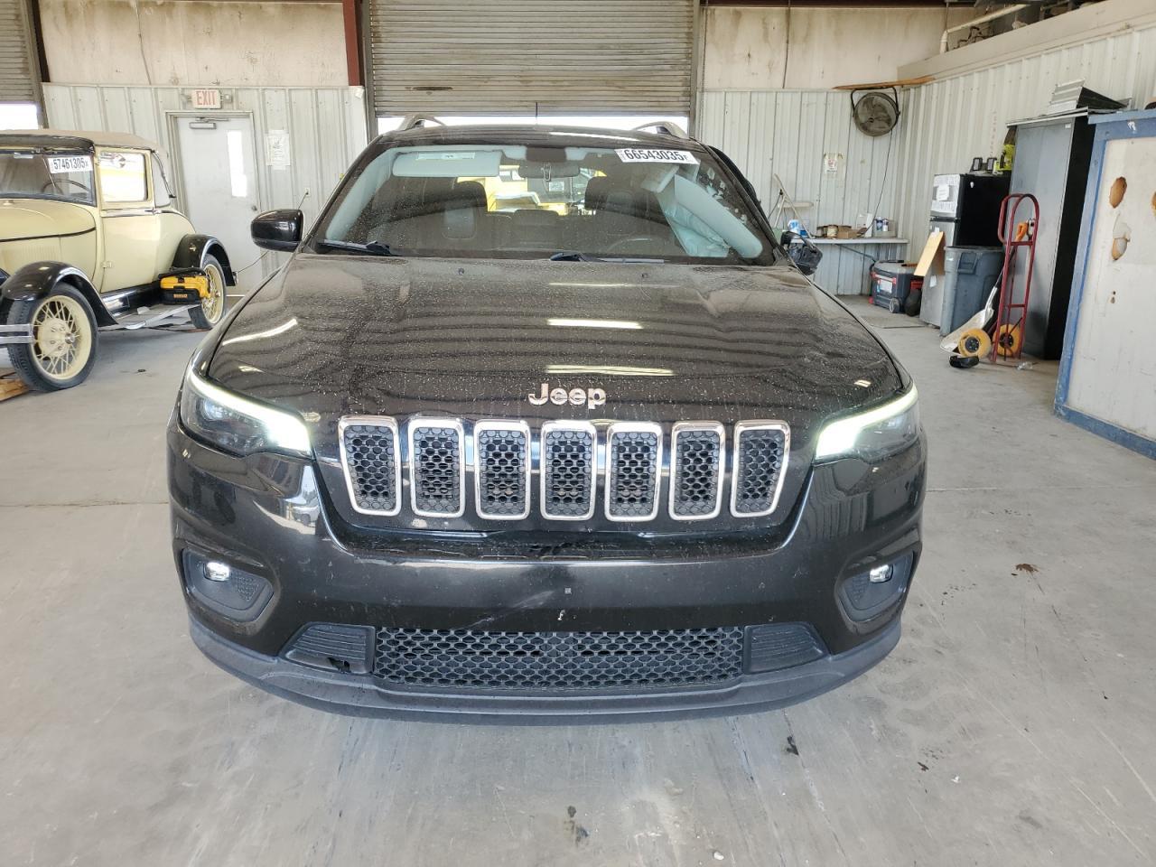 2019 Jeep Cherokee Latitude Plus - Image 5