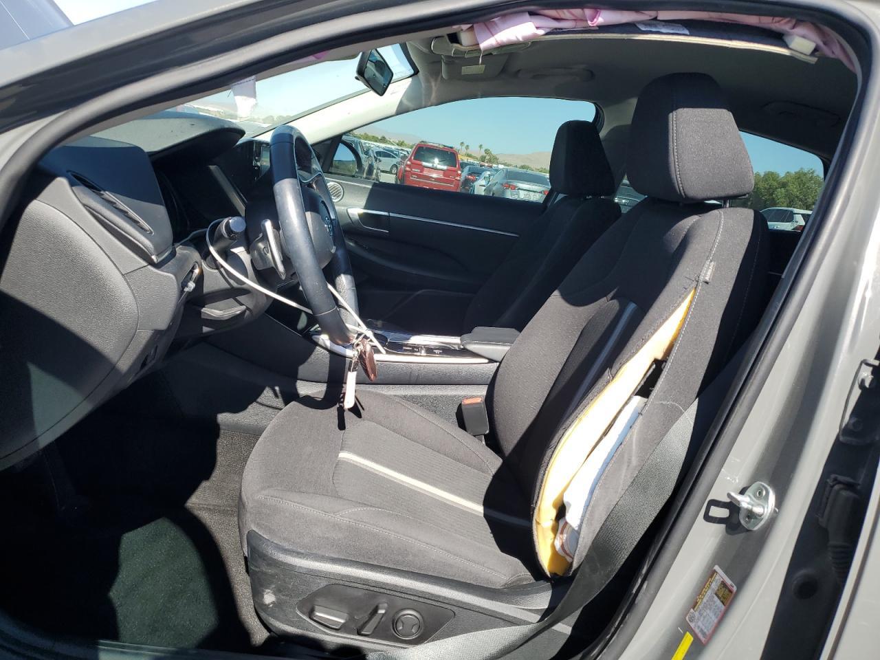 2022 Hyundai Sonata Hybrid - Image 7