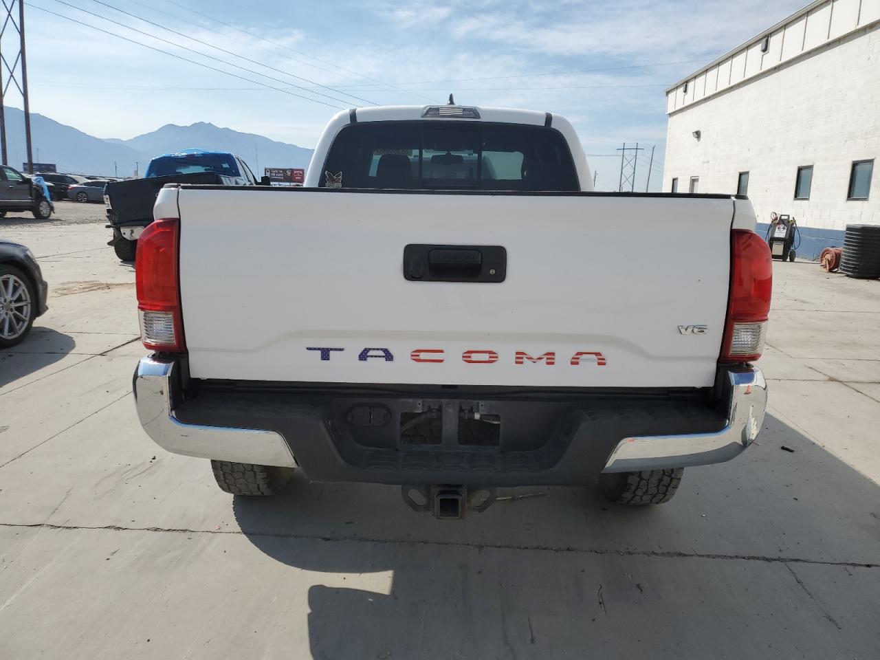 2017 Toyota Tacoma Double Cab - Фото 6
