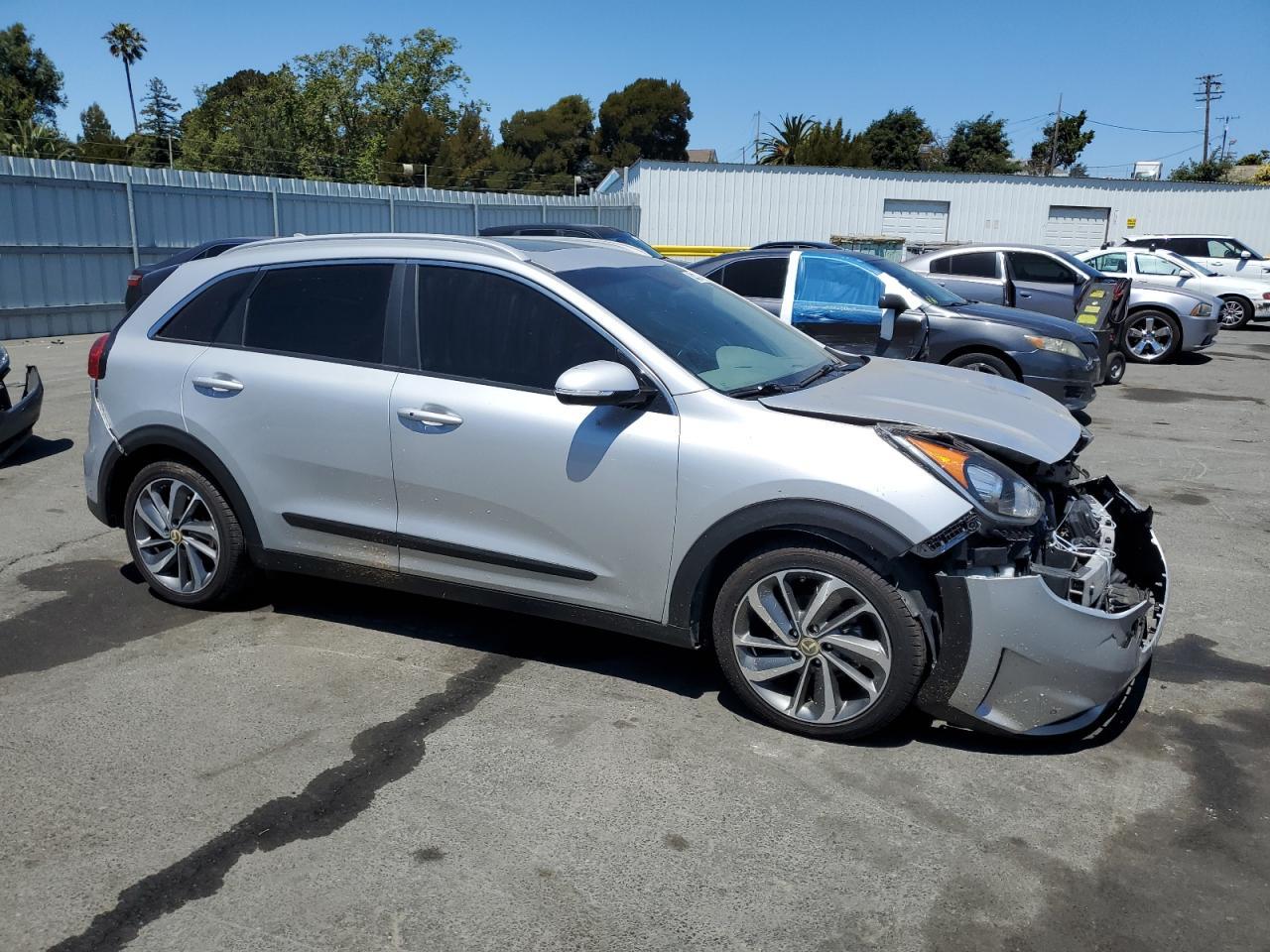 2017 Kia Niro Ex Touring - Фото 4
