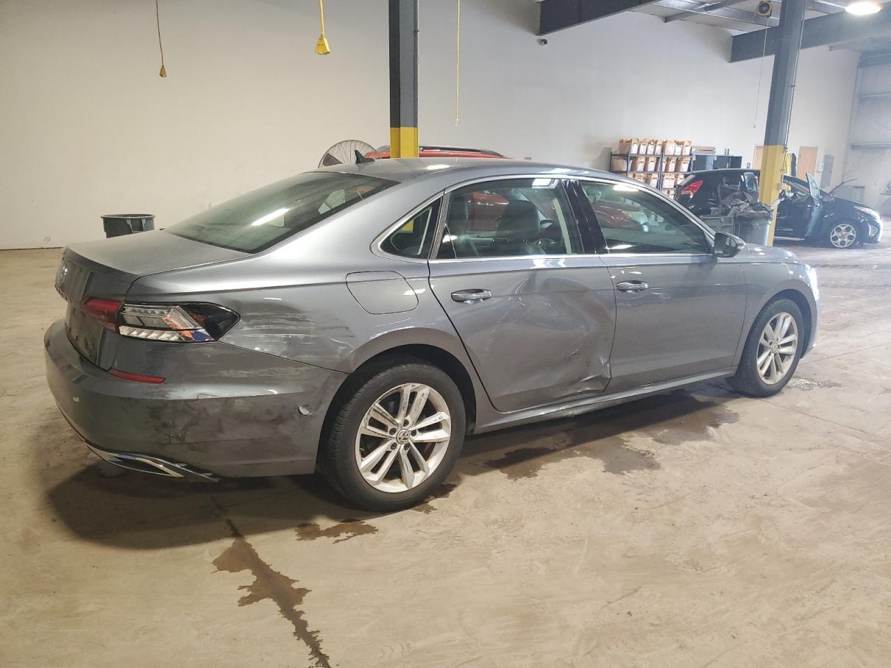 2020 Volkswagen Passat Se - Фото 3