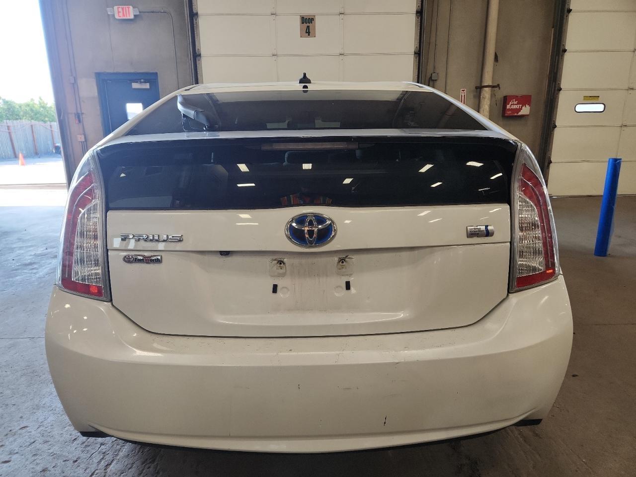 2012 Toyota Prius - Image 6