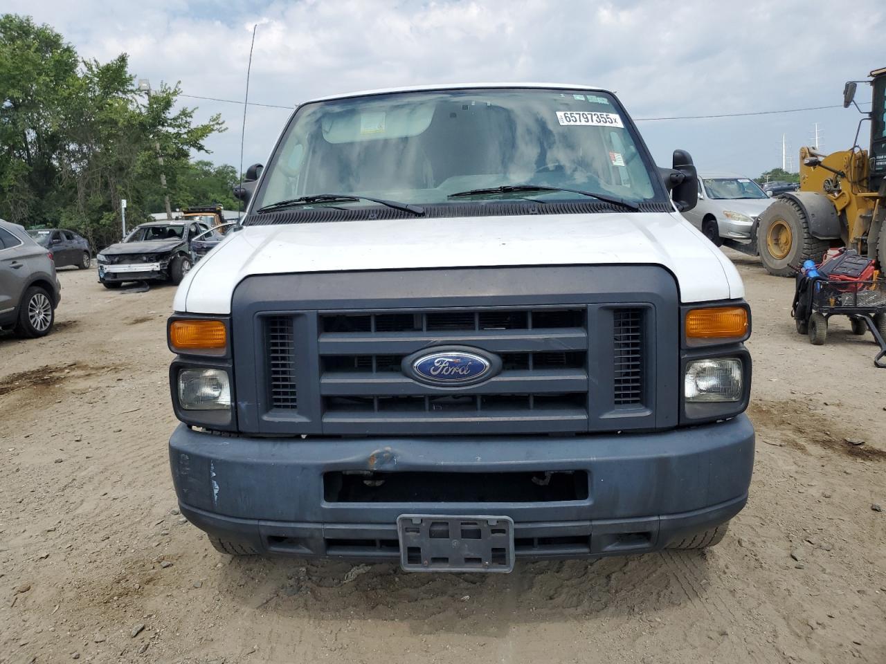 2014 Ford Econoline E250 Van - Фото 5