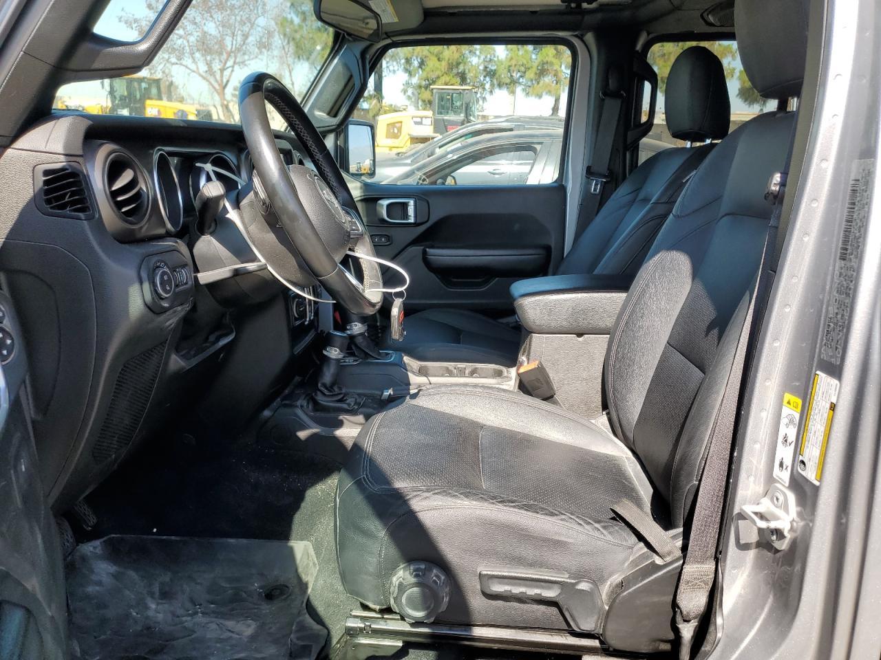 2020 Jeep Gladiator Sport - Фото 7