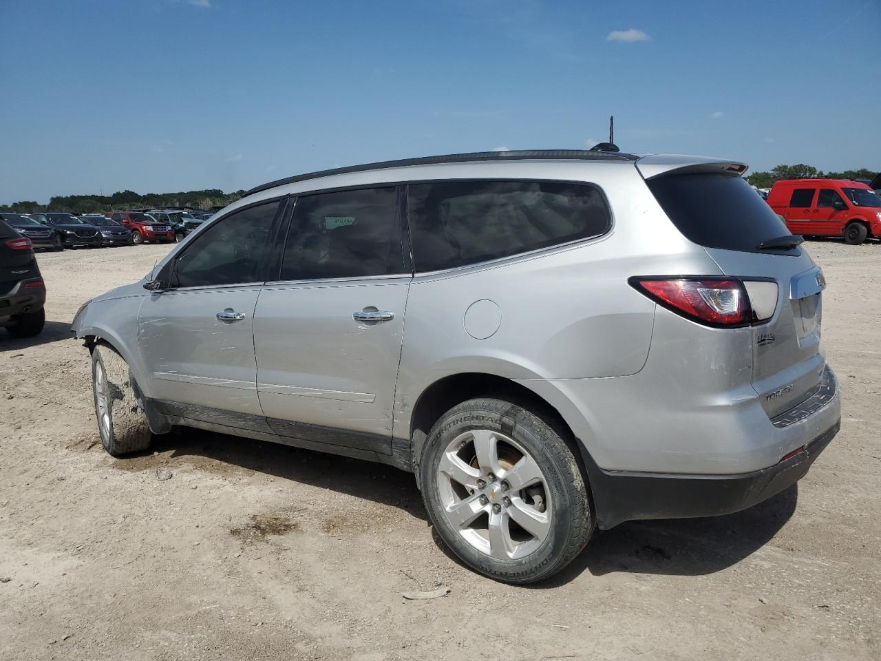 2017 Chevrolet Traverse Lt - Фото 2