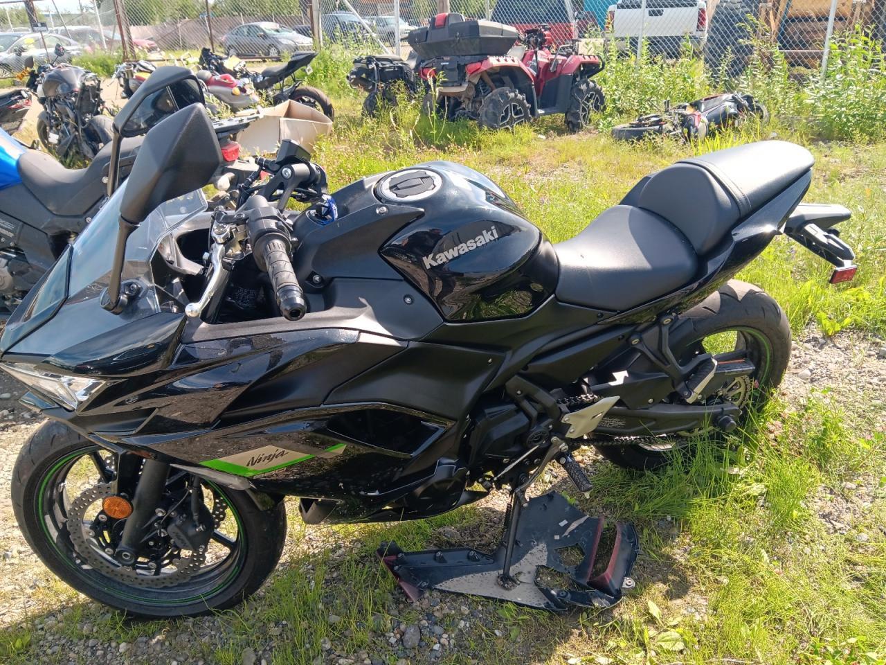 2025 Kawasaki Ex650 R - Фото 3