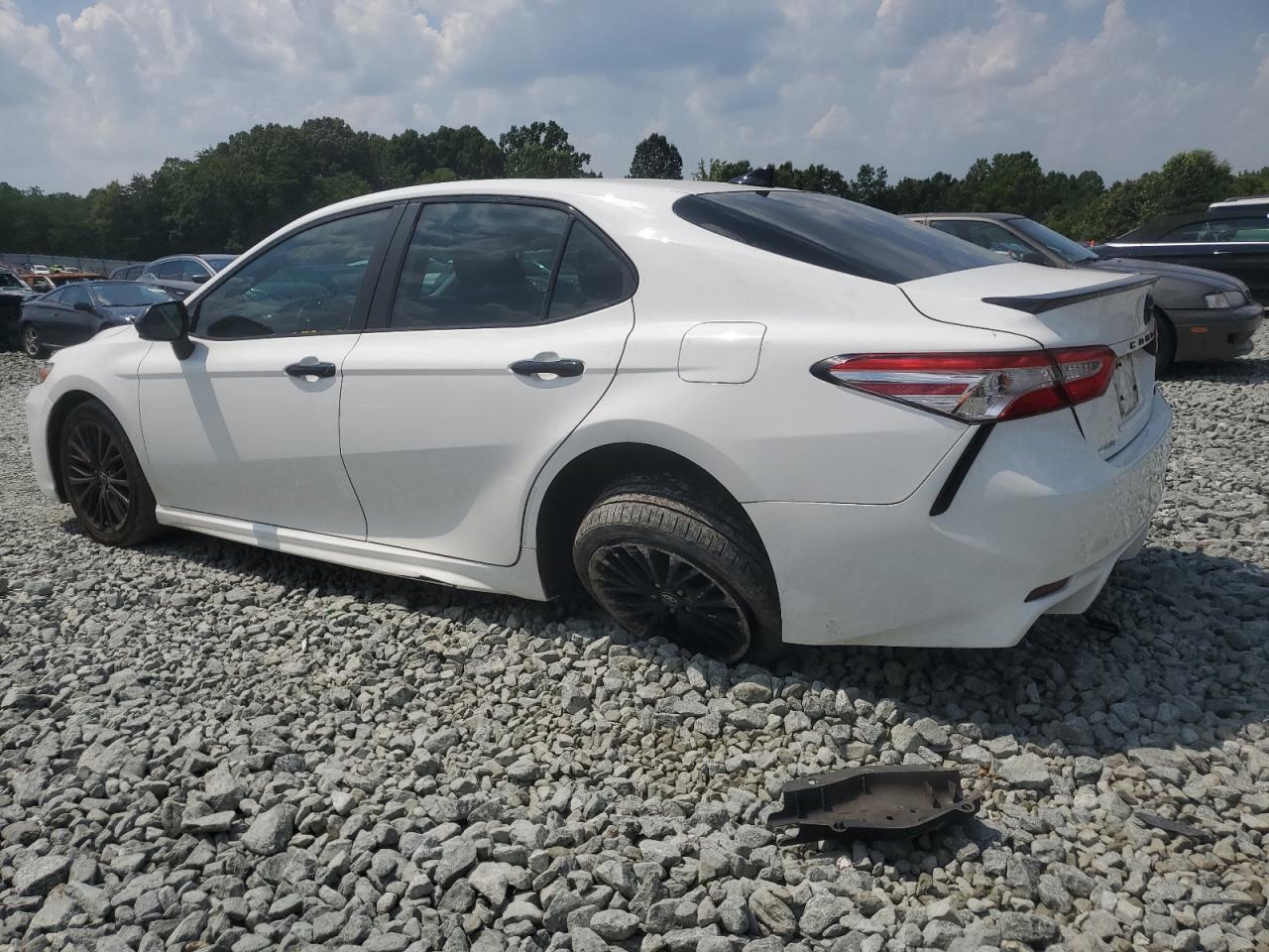 2020 Toyota Camry Se - Image 2