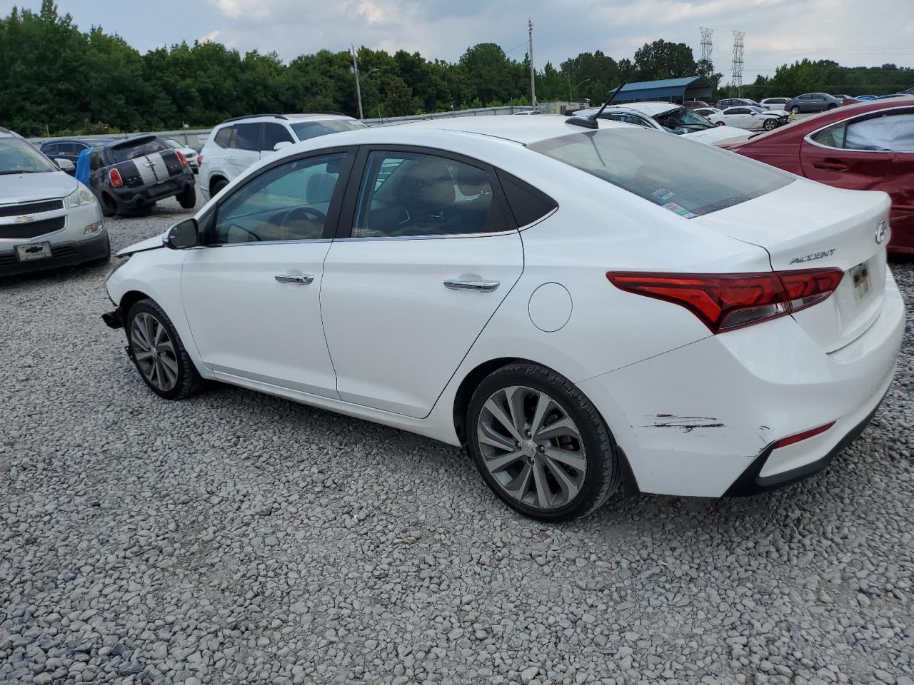 2021 Hyundai Accent Limited - Фото 2