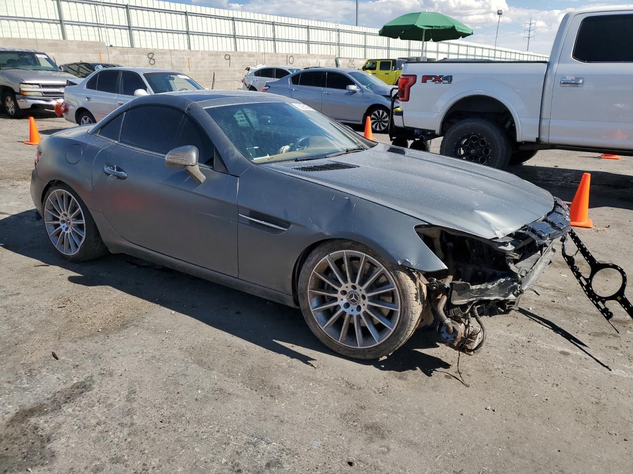 2017 Mercedes-Benz Slc 300 - Фото 4