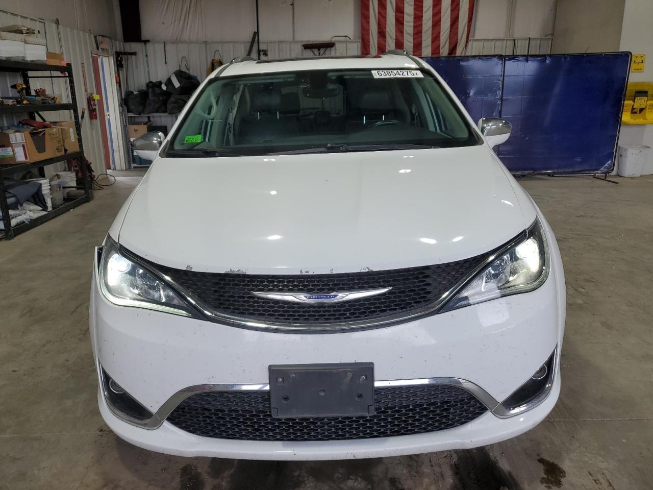 2018 Chrysler Pacifica Limited - Image 5