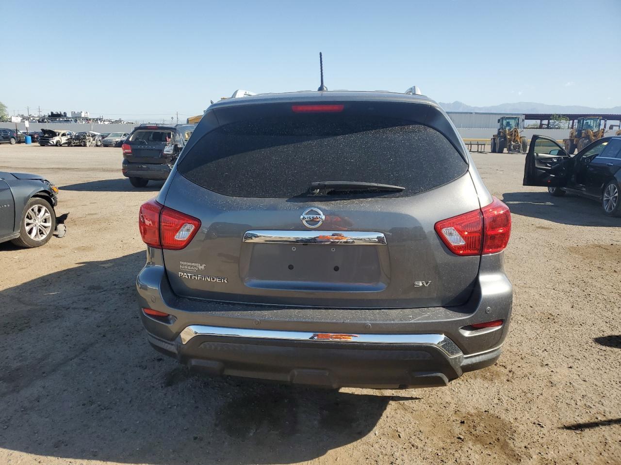 2018 Nissan Pathfinder S - Фото 6