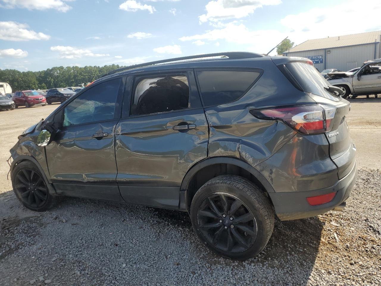 2017 Ford Escape Se - Фото 2